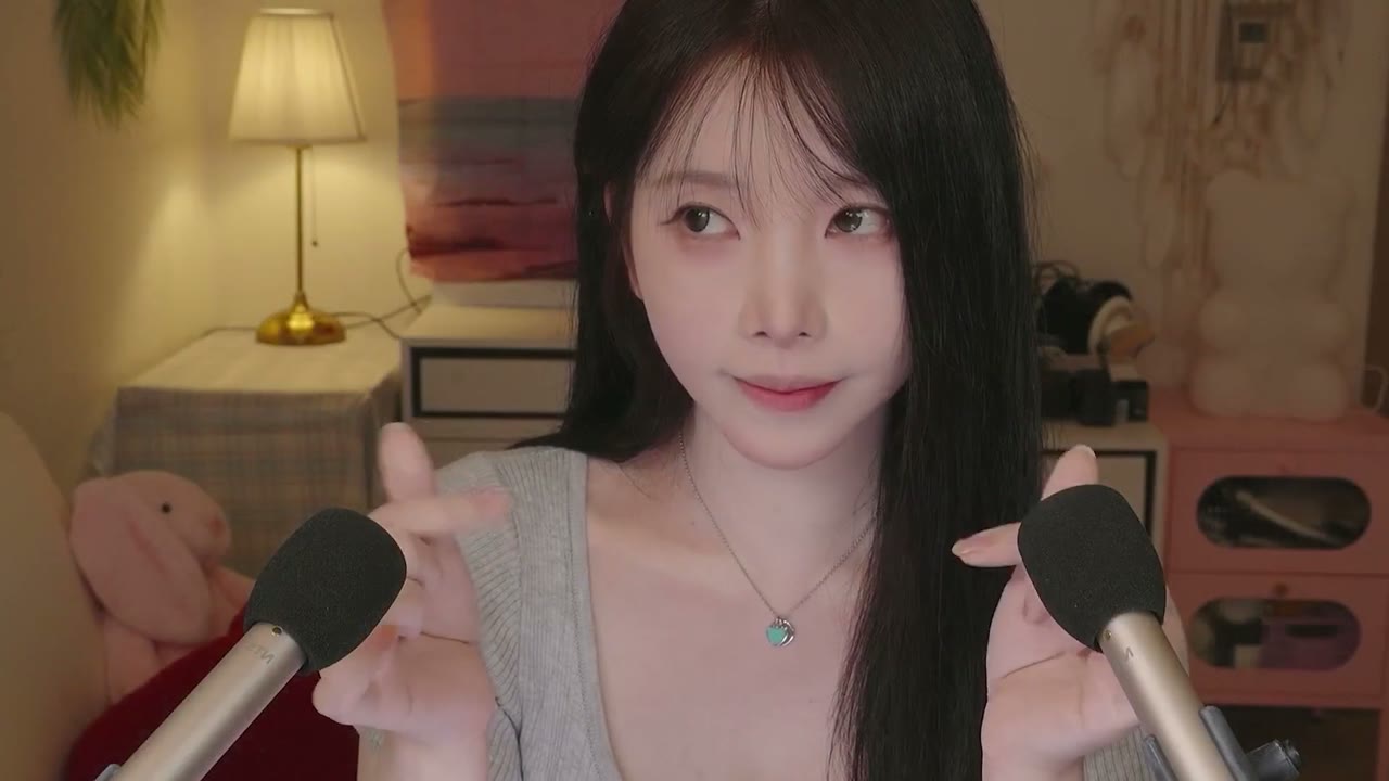  yoonying视频：黏糊糊的舔耳+凝胶按摩ASMR（在线播放）