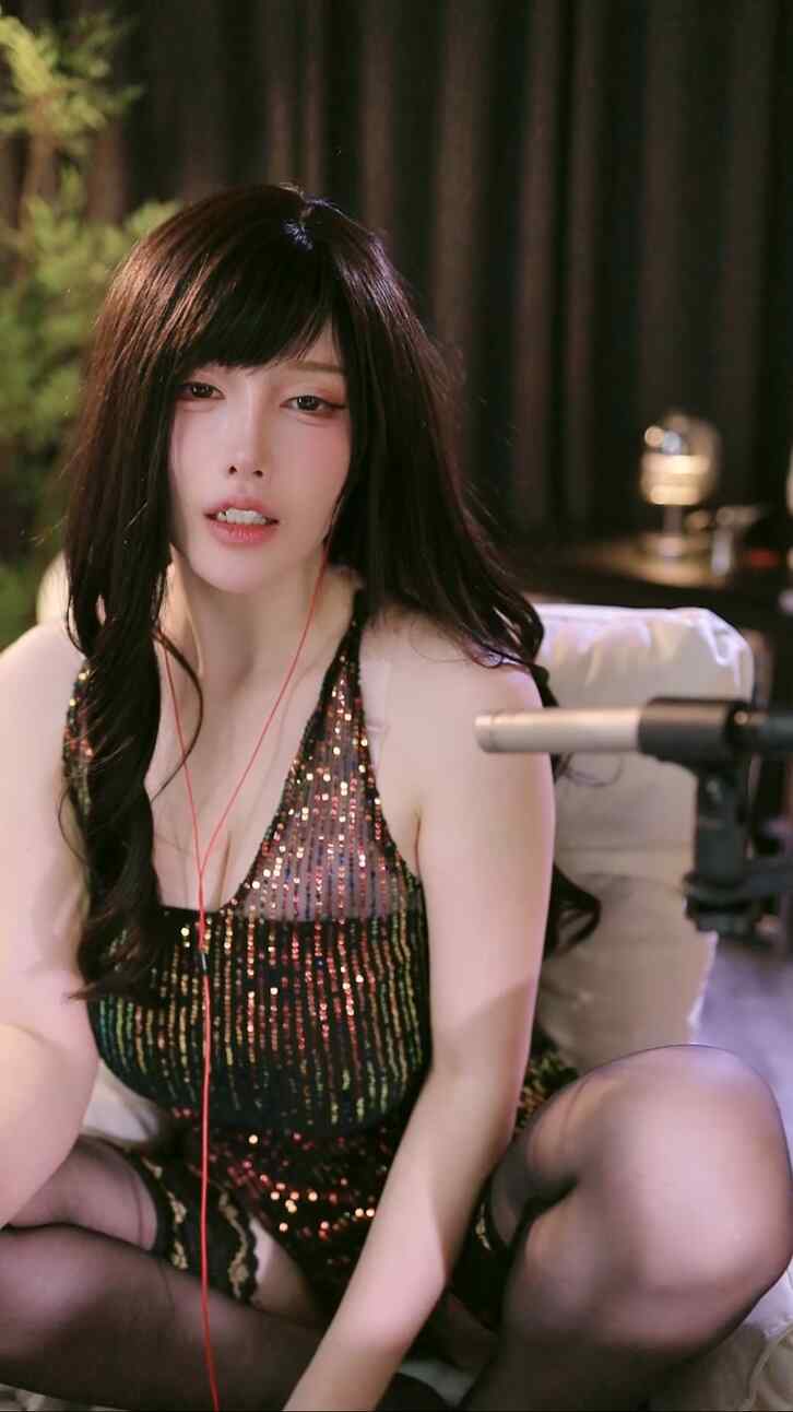一色雨ASMR视频：邻居家的妻子（蓝凑云）