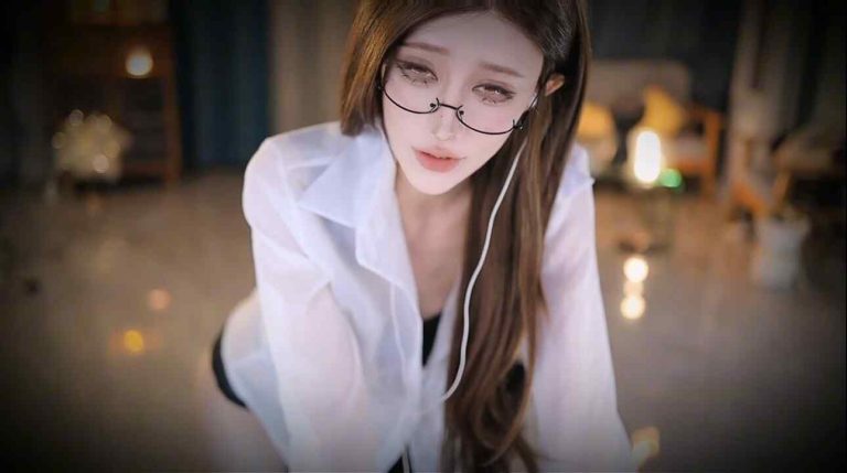 张爱玲ASMR：贪吃学妹又偷偷爬床